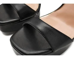 GUESS Hendora Women's