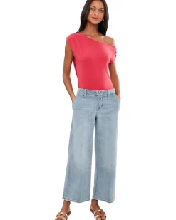 Liverpool Los Angeles Petite Short Sleeve Asymmetric Off-Shoulder Knit Top Women's