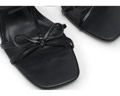 Madden Girl Lovelyy Women's