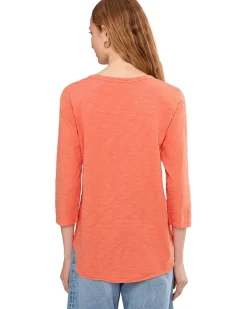 Mod-o-doc 3/4 Sleeve V-Neck Curved Hem Tee Shirt Women's
