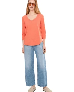 Mod-o-doc 3/4 Sleeve V-Neck Curved Hem Tee Shirt Women's