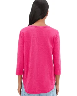 Mod-o-doc 3/4 Sleeve V-Neck Curved Hem Tee Shirt Women's
