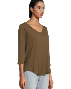 Mod-o-doc 3/4 Sleeve V-Neck Tee with Curved Hem Women's