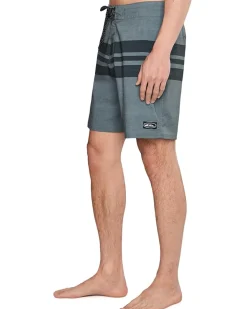 Quiksilver Surfsilk Street-Trunk 18 BoardShorts Men's