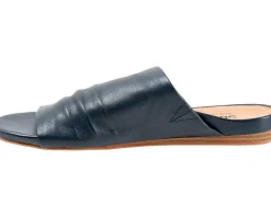 SoftWalk Camano Women's