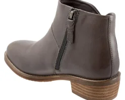 SoftWalk Roselle Women's