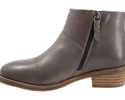 SoftWalk Roselle Women's
