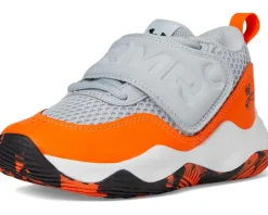 Under Armour Kids ZONE 2 Basketball Shoe (Little Kid)